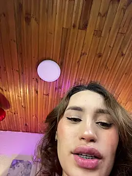 juliana-mancini online show from February 2026 11:51:01 AM