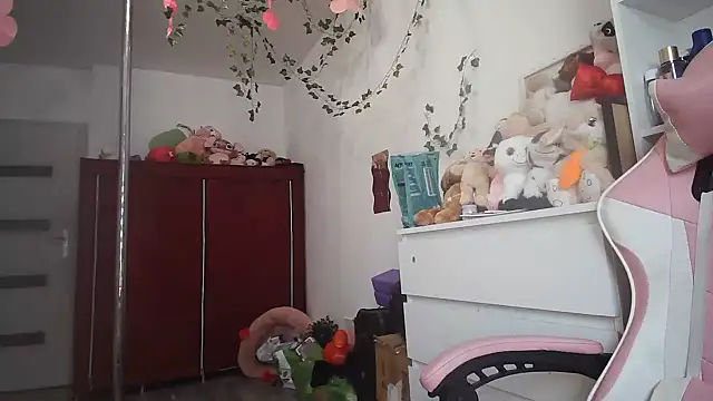 Snapshot of vVicicaaa chatting on September 2025 09:44:01 AM vVicicaaa online show from September 2025 09:44:01 AM