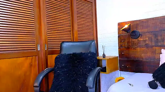 ALANNFERRER online show from October 2025 09:52:02 AM