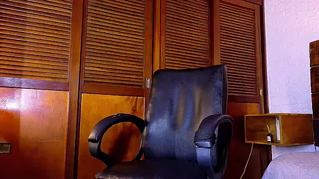 ALANNFERRER online show from December 2025 10:20:02 AM