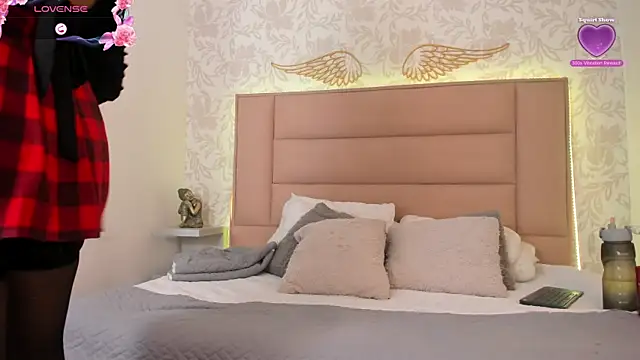 Snapshot of white_leti chatting on September 2025 09:52:02 PM white leti online show from September 2025 09:52:02 PM