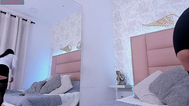 Snapshot of white_leti chatting on October 2025 09:37:02 PM white leti online show from October 2025 09:37:02 PM