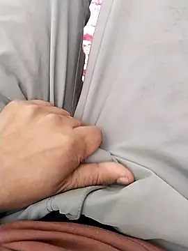 zorhotty online show from November 2025 05:40:02 AM