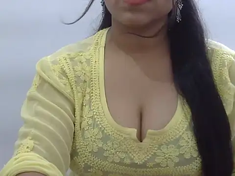 Snapshot of LIYO_ chatting on June 2026 07:46:01 AM LIYO online show from June 2026 07:46:01 AM