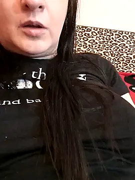 Snapshot of TriumphLove chatting on February 2025 05:54:01 PM TriumphLove online show from February 2025 05:54:01 PM