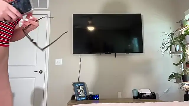 anamira1 online show from April 2026 05:26:02 PM