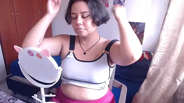Snapshot of saenz_eymi chatting on October 2025 08:28:02 PM saenz eymi online show from October 2025 08:28:02 PM