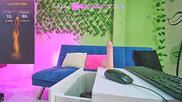 Karen Ariass online show from November 2025 02:18:02 PM