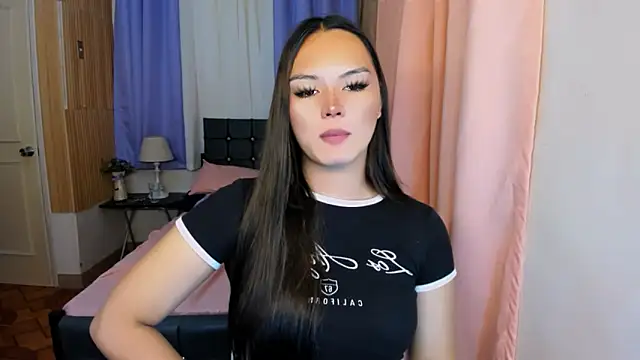 Snapshot of ameliamaureen chatting on June 2026 05:13:02 PM ameliamaureen online show from June 2026 05:13:02 PM
