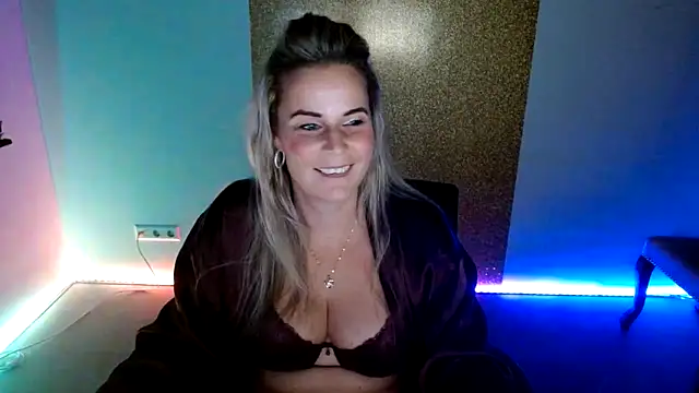 Mrs-Aurora online show from December 2025 09:09:02 PM