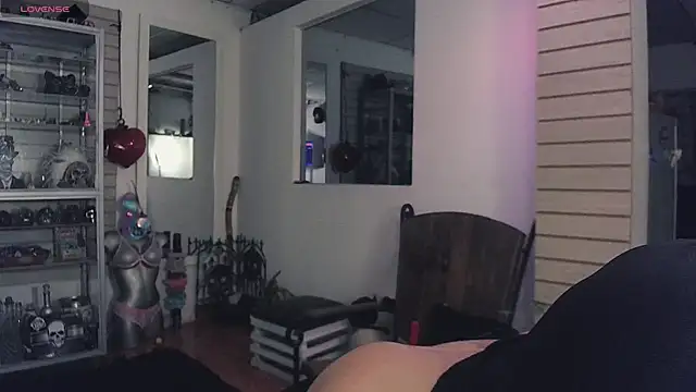 xinamora online show from November 2025 05:07:02 AM