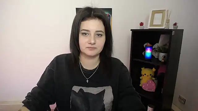 Katrin kiss  online show from October 2025 01:44:01 PM