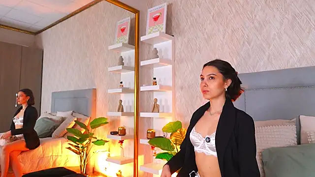 Sofy Bradd online show from April 2026 06:13:01 AM