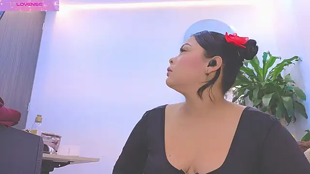 Daisy Price online show from March 2026 10:21:02 AM