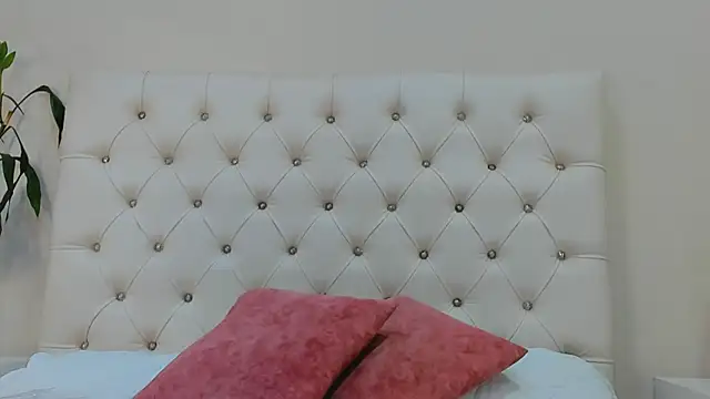 Perla Giraldo online show from October 2025 04:19:02 AM