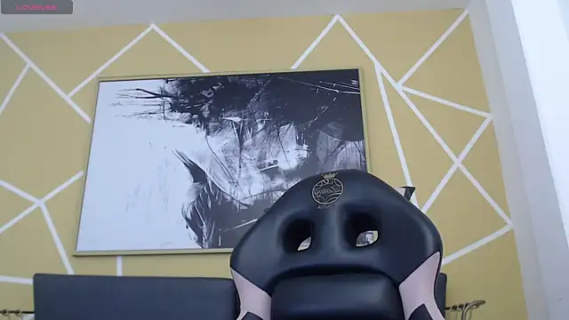 olivia russo  online show from December 2025 08:03:02 PM