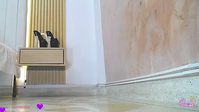 WildScarlet online show from April 2026 07:07:02 PM