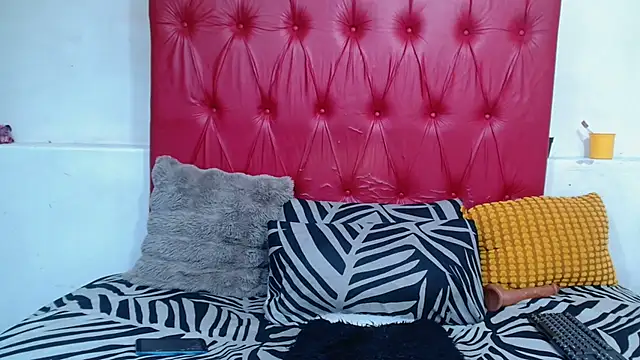 GoldenBigAssCurvy online show from April 2026 12:44:01 AM