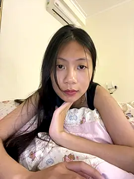 Lil-Gi online show from November 2025 04:07:02 PM