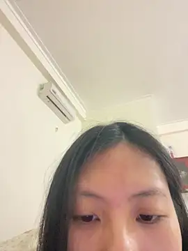 Lil-Gi online show from November 2025 05:39:02 PM