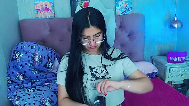 laurenelove online show from October 2025 03:25:01 AM