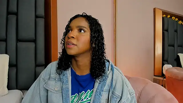 LisaMendez online show from December 2025 04:06:01 AM