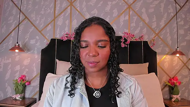 LisaMendez online show from April 2026 04:01:01 AM