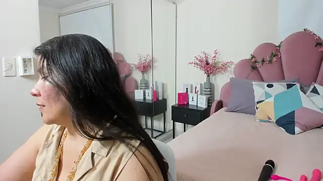 kiraGeiner online show from January 2026 07:16:02 PM