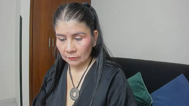 kiraGeiner online show from June 2026 01:09:01 AM
