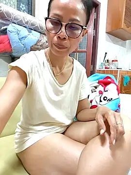 Mama Eva 1 online show from February 2026 10:04:01 PM