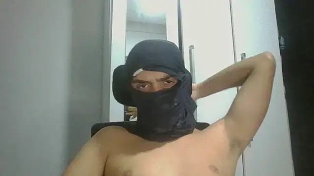 Novinhoo 0 online show from April 2026 11:02:01 PM