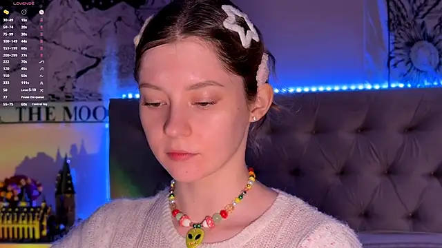 Snapshot of IrisPurrphy chatting on December 2025 01:04:02 PM IrisPurrphy online show from December 2025 01:04:02 PM