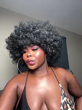 Snapshot of WomanNextdoor1 chatting on May 2026 01:47:01 AM WomanNextdoor1 online show from May 2026 01:47:01 AM