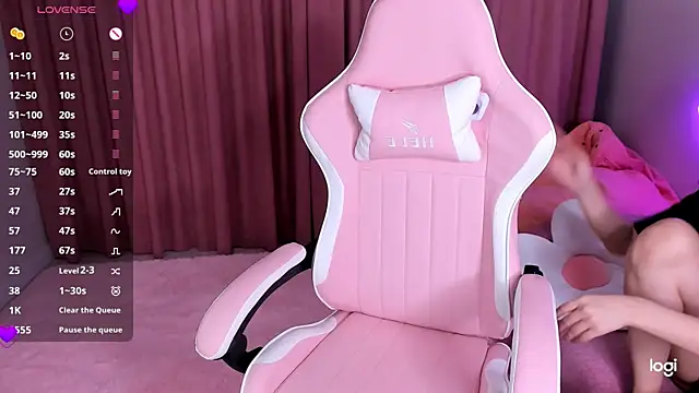 Snapshot of Momo_Ayase_ chatting on November 2025 02:28:01 PM Momo Ayase online show from November 2025 02:28:01 PM