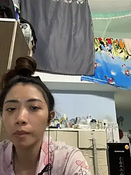 Snapshot of Minee1202 chatting on June 2026 01:18:02 AM Minee1202 online show from June 2026 01:18:02 AM