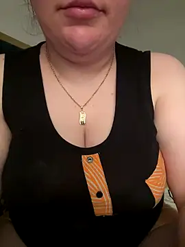 Snapshot of _Douna_-_ chatting on September 2025 04:51:02 PM Douna - online show from September 2025 04:51:02 PM