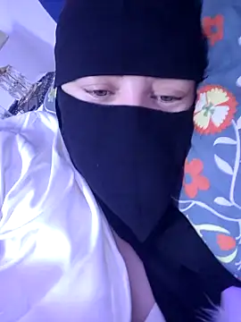 Snapshot of _Douna_-_ chatting on September 2025 10:14:02 PM Douna - online show from September 2025 10:14:02 PM