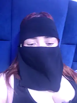 Snapshot of _Douna_-_ chatting on October 2025 10:30:01 PM Douna - online show from October 2025 10:30:01 PM