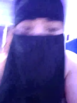 Snapshot of _Douna_-_ chatting on October 2025 01:27:02 AM Douna - online show from October 2025 01:27:02 AM