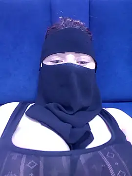 Snapshot of _Douna_-_ chatting on October 2025 11:35:02 PM Douna - online show from October 2025 11:35:02 PM