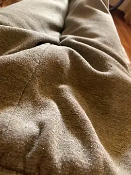 Snapshot of MuzzyFacing chatting on February 2026 02:07:01 PM MuzzyFacing online show from February 2026 02:07:01 PM