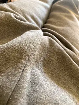 Snapshot of MuzzyFacing chatting on February 2026 12:15:01 PM MuzzyFacing online show from February 2026 12:15:01 PM