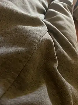 Snapshot of MuzzyFacing chatting on April 2026 10:52:02 AM MuzzyFacing online show from April 2026 10:52:02 AM