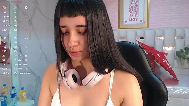 allyssa bellini s online show from October 2025 09:03:02 PM