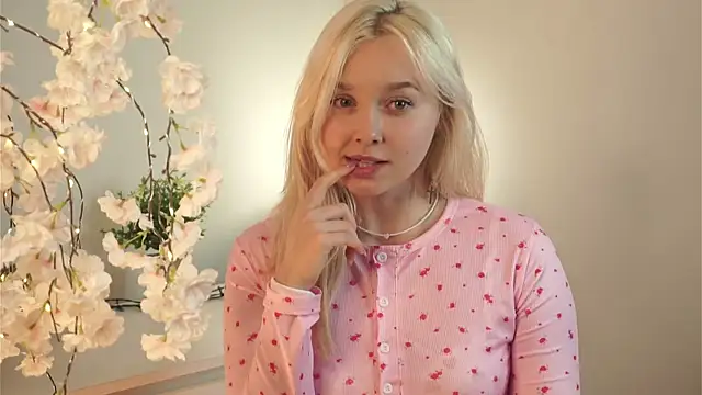 AccaCroyle online show from November 2025 08:08:02 PM