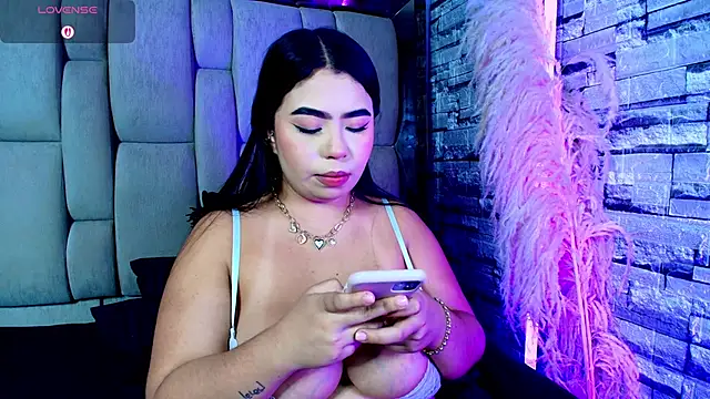 Snapshot of Samy_Grey01 chatting on May 2026 07:22:02 PM Samy Grey01 online show from May 2026 07:22:02 PM