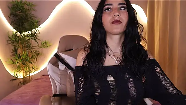 Emma and Issac online show from October 2025 04:54:01 AM