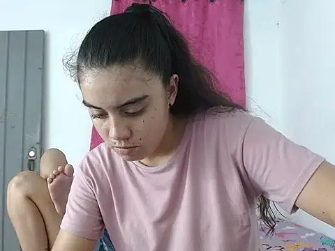 Arieeel 09 online show from November 2025 07:52:02 PM