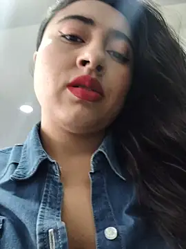 Snapshot of AMATISTA__16 chatting on November 2025 12:06:01 PM AMATISTA 16 online show from November 2025 12:06:01 PM