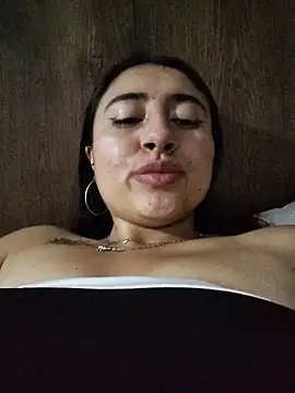 Snapshot of AMATISTA__16 chatting on December 2025 01:10:02 AM AMATISTA 16 online show from December 2025 01:10:02 AM